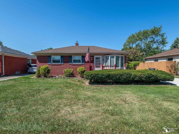 29444 Red Cedar Drive, Flat Rock, MI 48134