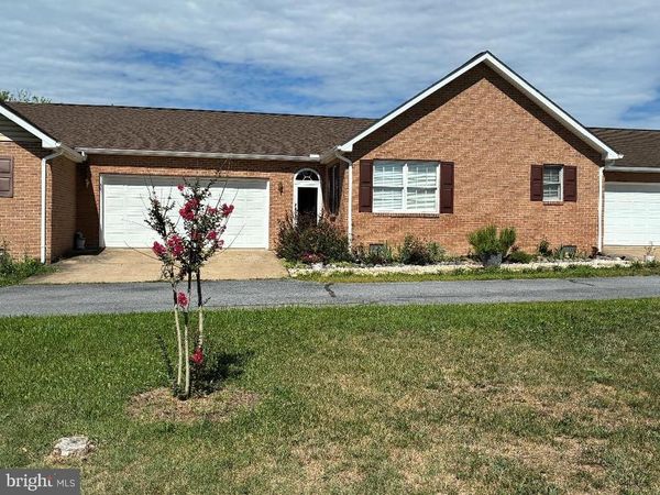 36 COURTNEY CIRCLE , STRASBURG, VA 22657