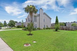 431 Watershed Drive photo 4