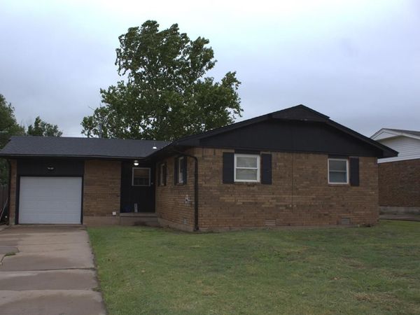 1306 SE Barclay Road, Lawton, OK 73501