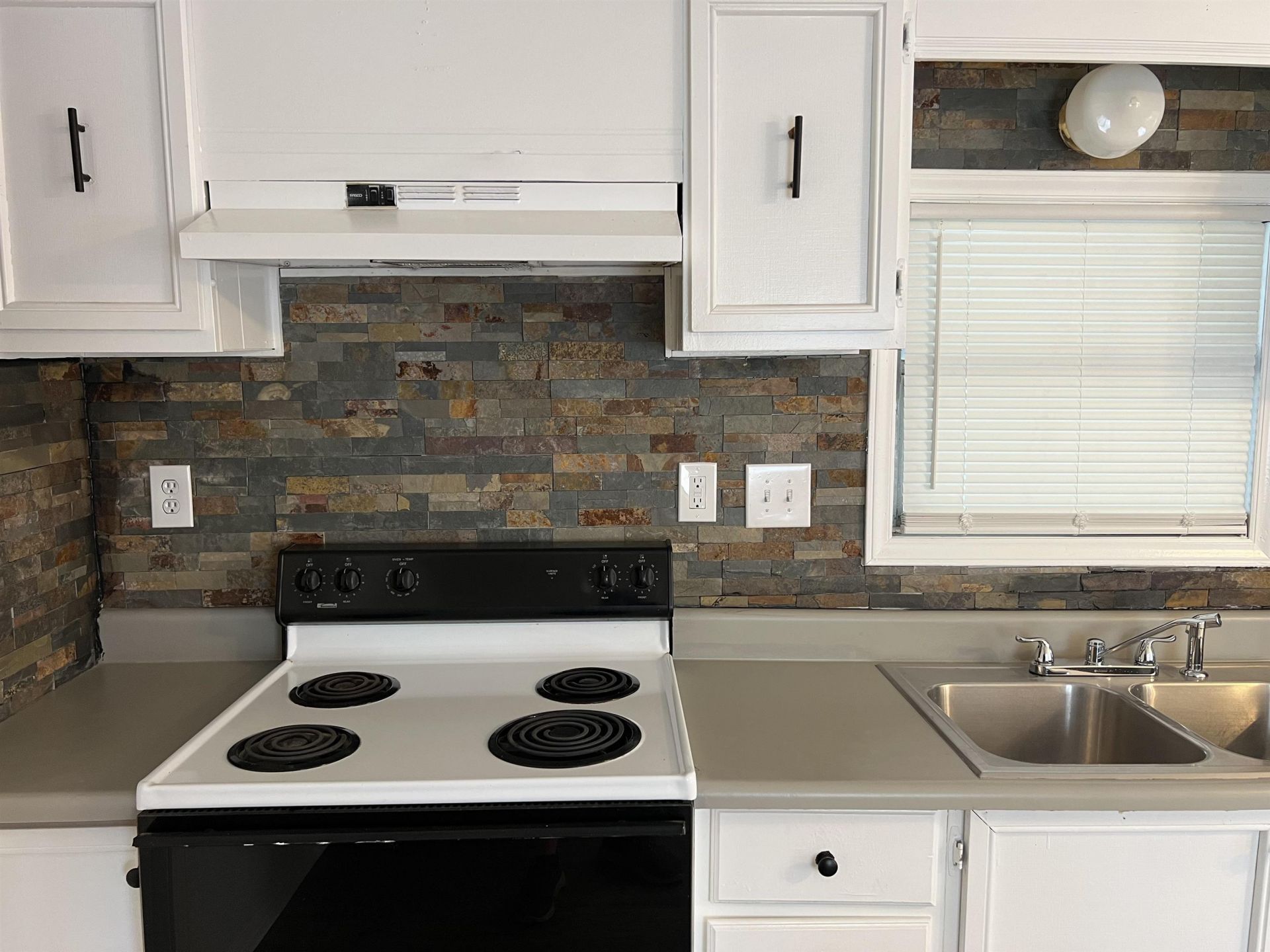 2712 Aquarius Dr.  Photo 8