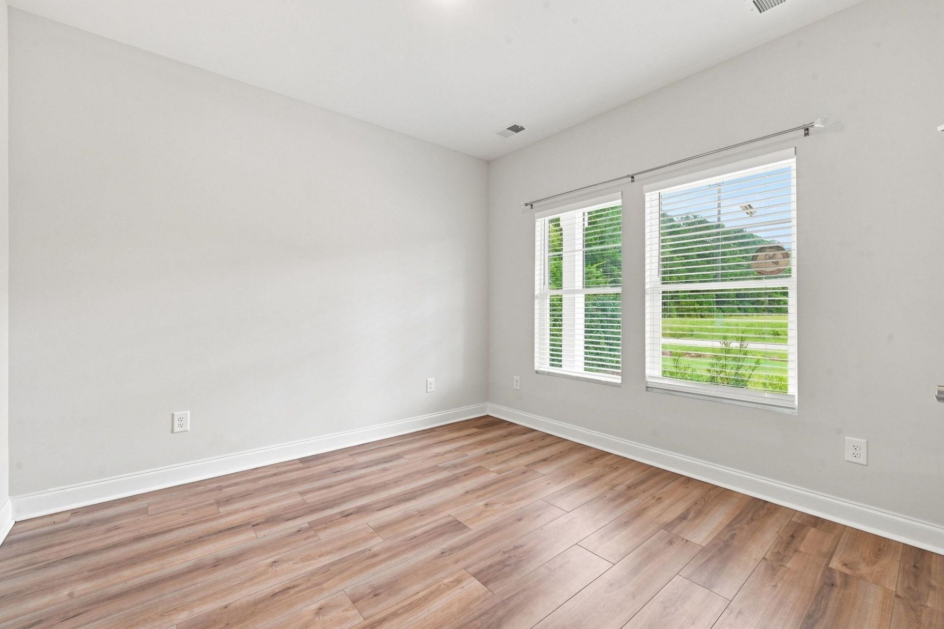 2550 Dogwood Rd.  Photo 9