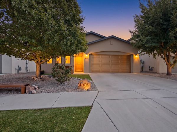 6008 Mafraq Avenue NW, Albuquerque, NM 87114