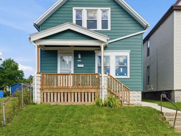 2618 N 24th Pl, Milwaukee, WI 53206