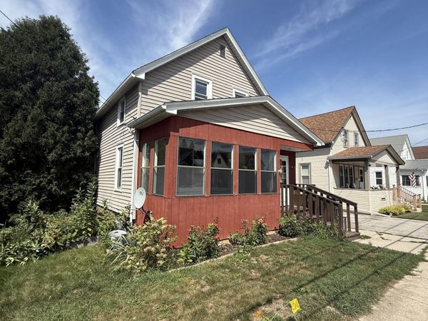 762 Pine St, Sheboygan Falls, WI 53085