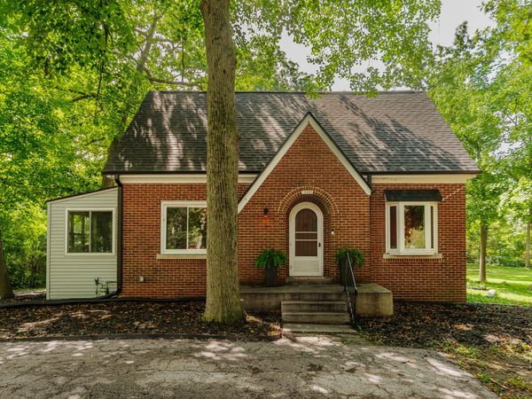 12585 W Cold Spring Rd, New Berlin, WI 53151