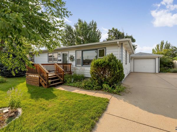 4213 BROOKSIDE DR, Rapid City, SD 57702