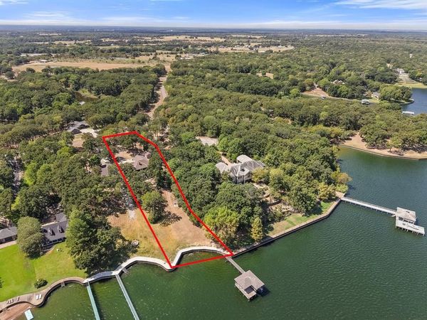 215 Pelican Point , Streetman, TX 75859