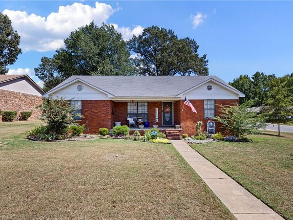 2111 S Ithaca Avenue, Russellville, AR 72802