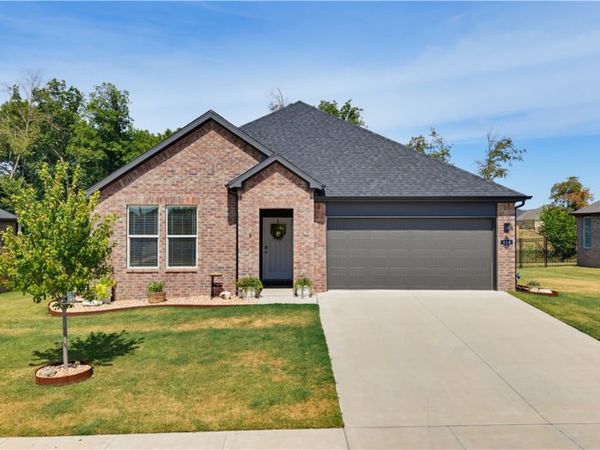 510 W Branta Street , Farmington, AR 72730