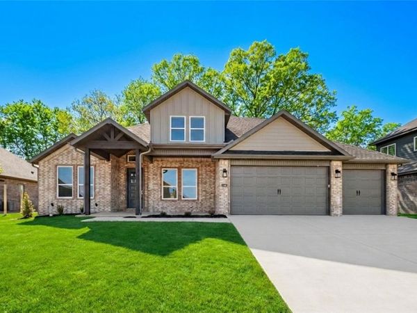 1360 Greyback Lane , Centerton, AR 72719