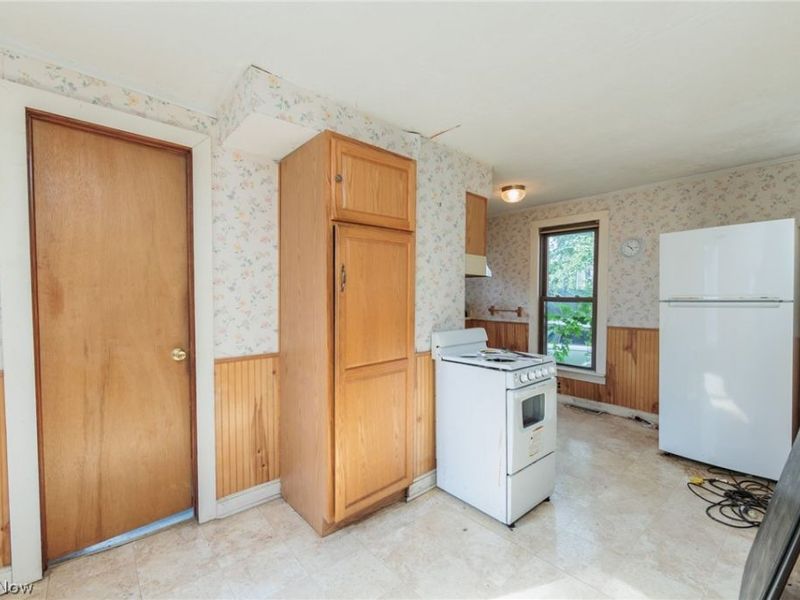20861 Woodstock Avenue, Fairview Park, OH 44126 Photo 11