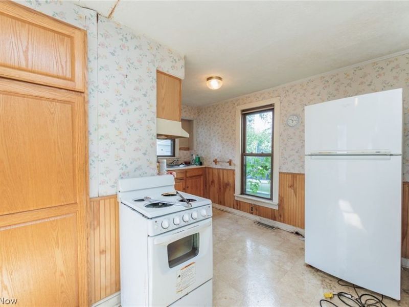 20861 Woodstock Avenue, Fairview Park, OH 44126 Photo 18