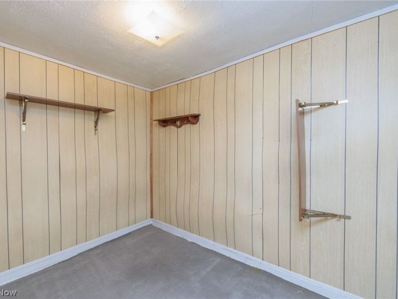 20861 Woodstock Avenue, Fairview Park, OH 44126 Photo 9