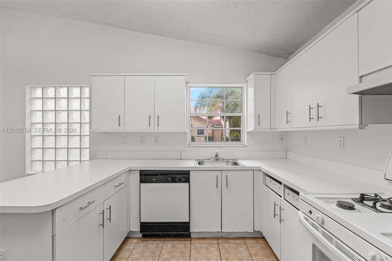 15261 SW 111th St, Miami, FL 33196 Photo