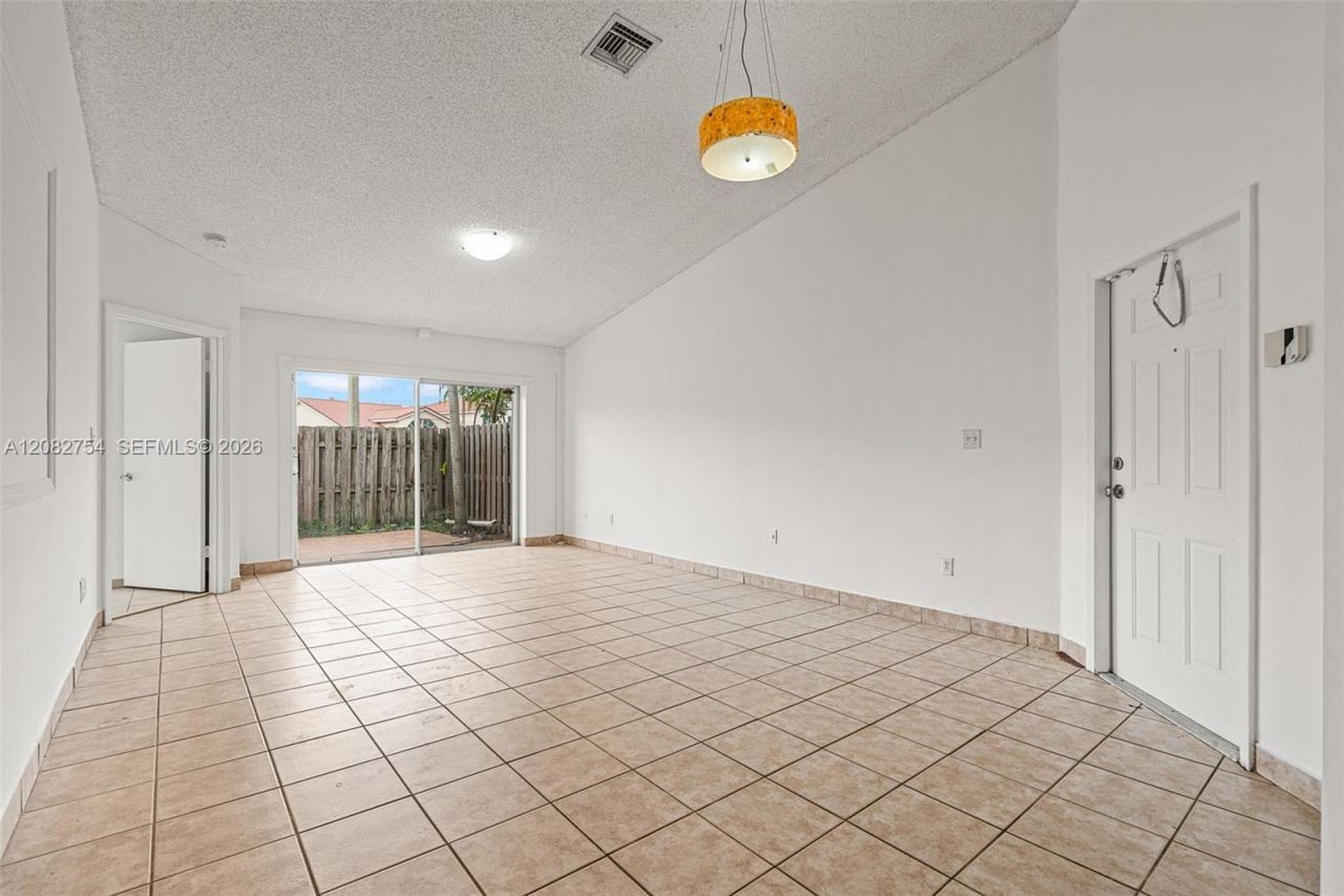 15261 SW 111th St, Miami, FL 33196 Photo