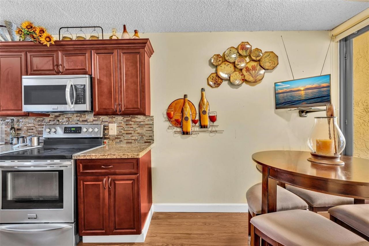 450 NW 214th St , Unit 102-16, Miami Gardens, FL 33169 Photo