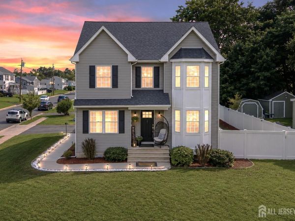 586 Dial Avenue, Piscataway, NJ 08854