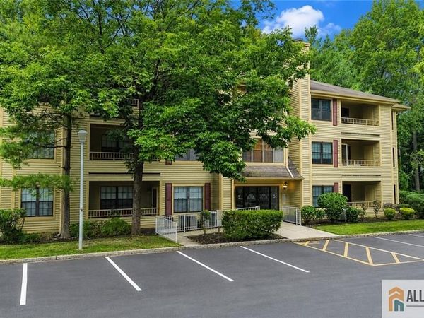 503 Chester Court, Helmetta, NJ 08828