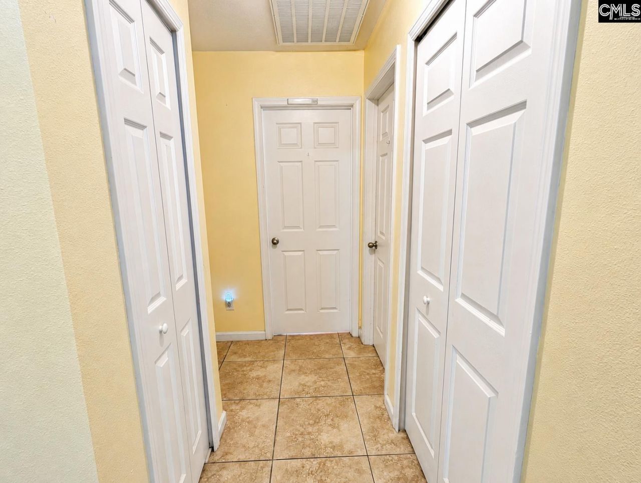 236 Fox Squirrel Circle Photo 12