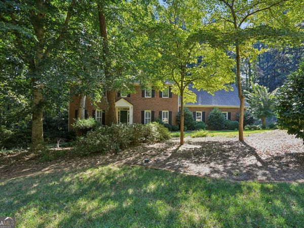 1090 Applecross Drive, Roswell, GA 30075