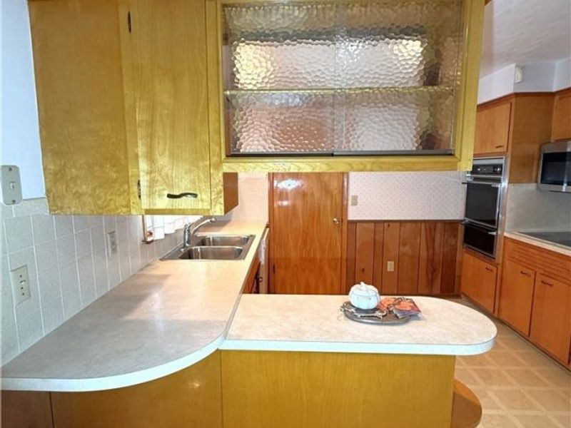 1300 Tower Boulevard, Lorain, OH 44053 Photo 21
