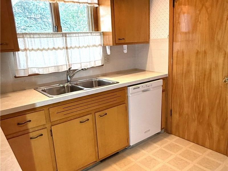 1300 Tower Boulevard, Lorain, OH 44053 Photo 22