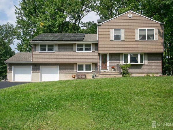25 Huntington Road, Edison, NJ 08820