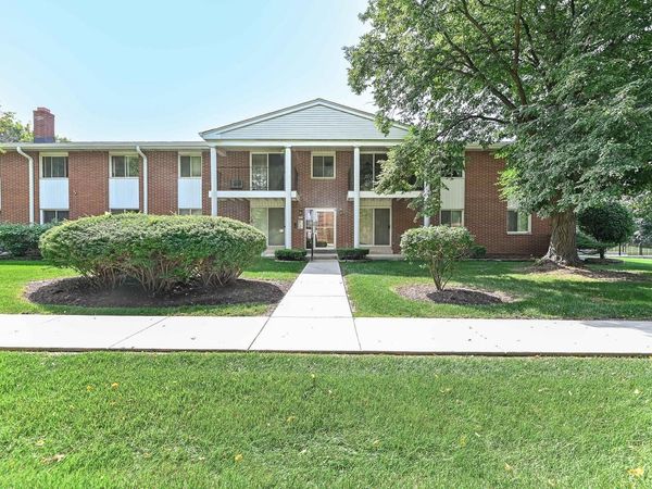 6183 W Howard AVENUE, Unit 9, Greenfield, WI 53220