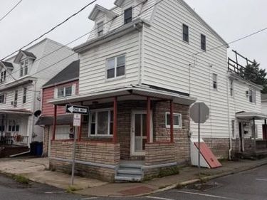 20 N FRONT STREET , MINERSVILLE, PA 17954