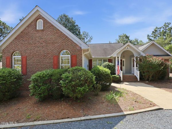 137 Winsford Circle , West End, NC 27376