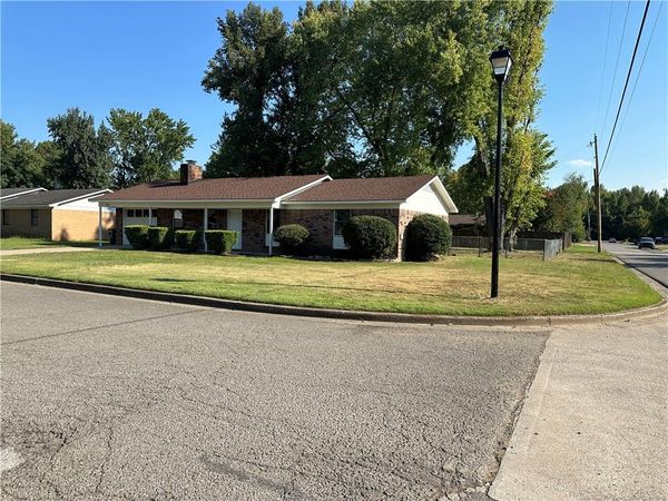 2102 14th Street , Russellville, AR 72802