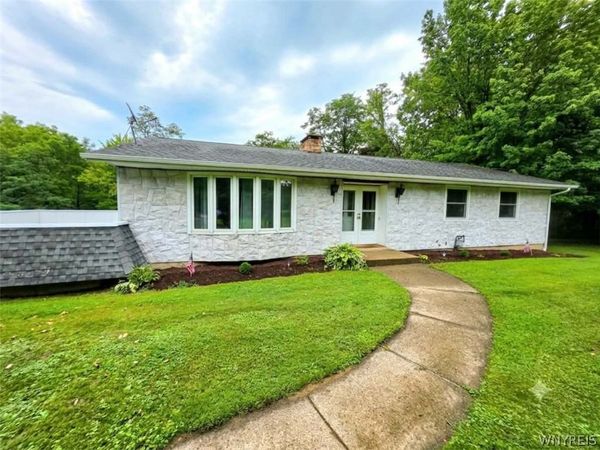 11 Drake Ave Extension, Silver Creek, NY 14136