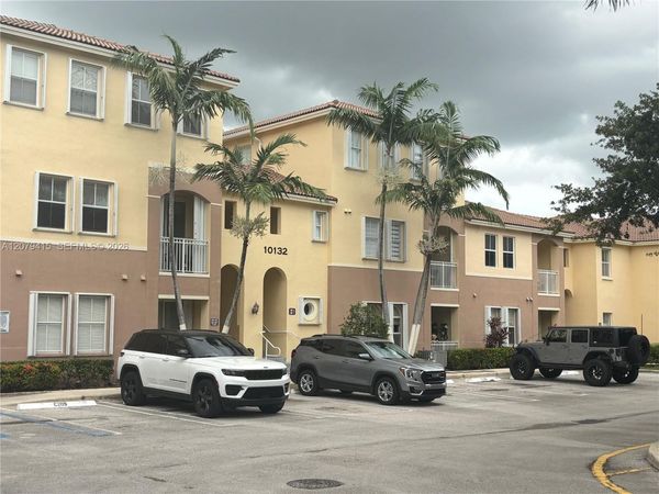 10132 NW 7th St , Unit 102, Miami, FL 33172