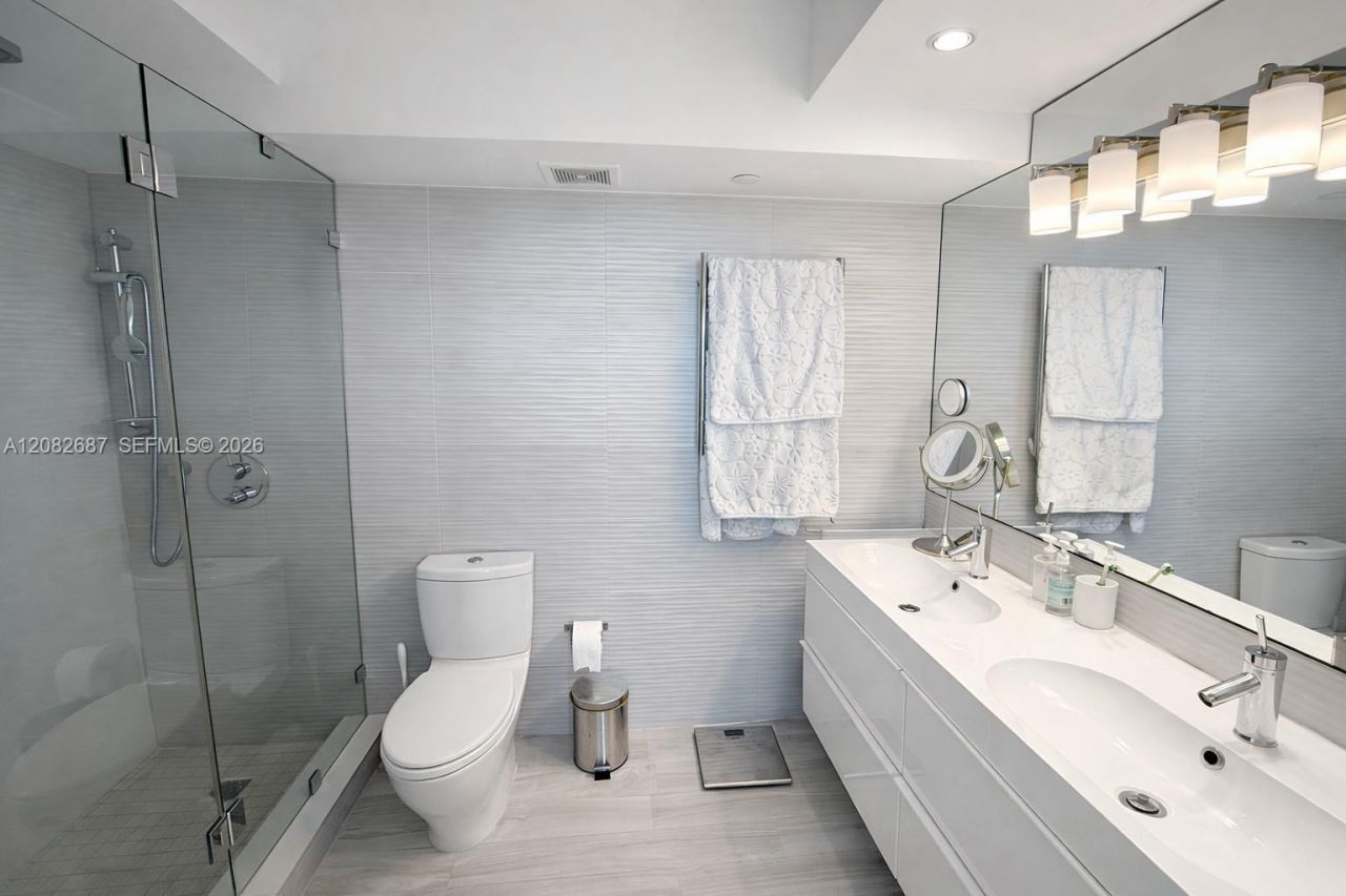 5900 Collins Ave, Unit 1405, Miami Beach, FL 33140 Photo