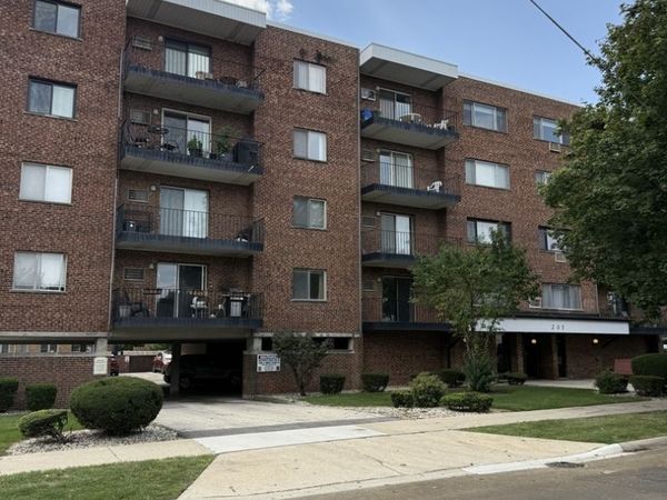 205 W Miner Street , Unit 106, Arlington Heights, IL 60005
