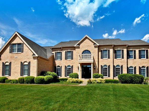 8 Turnbury Court , Hawthorn Woods, IL 60047
