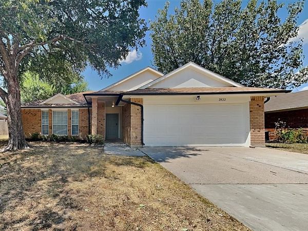 2822 White Oak Drive, Grand Prairie, TX 75052