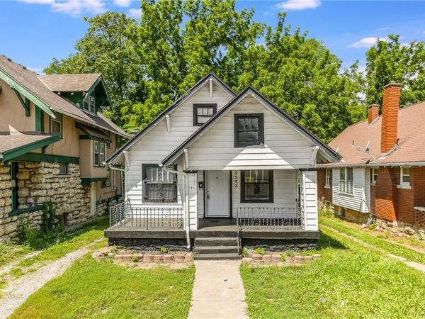 3542 College Avenue, Kansas City, MO 64128