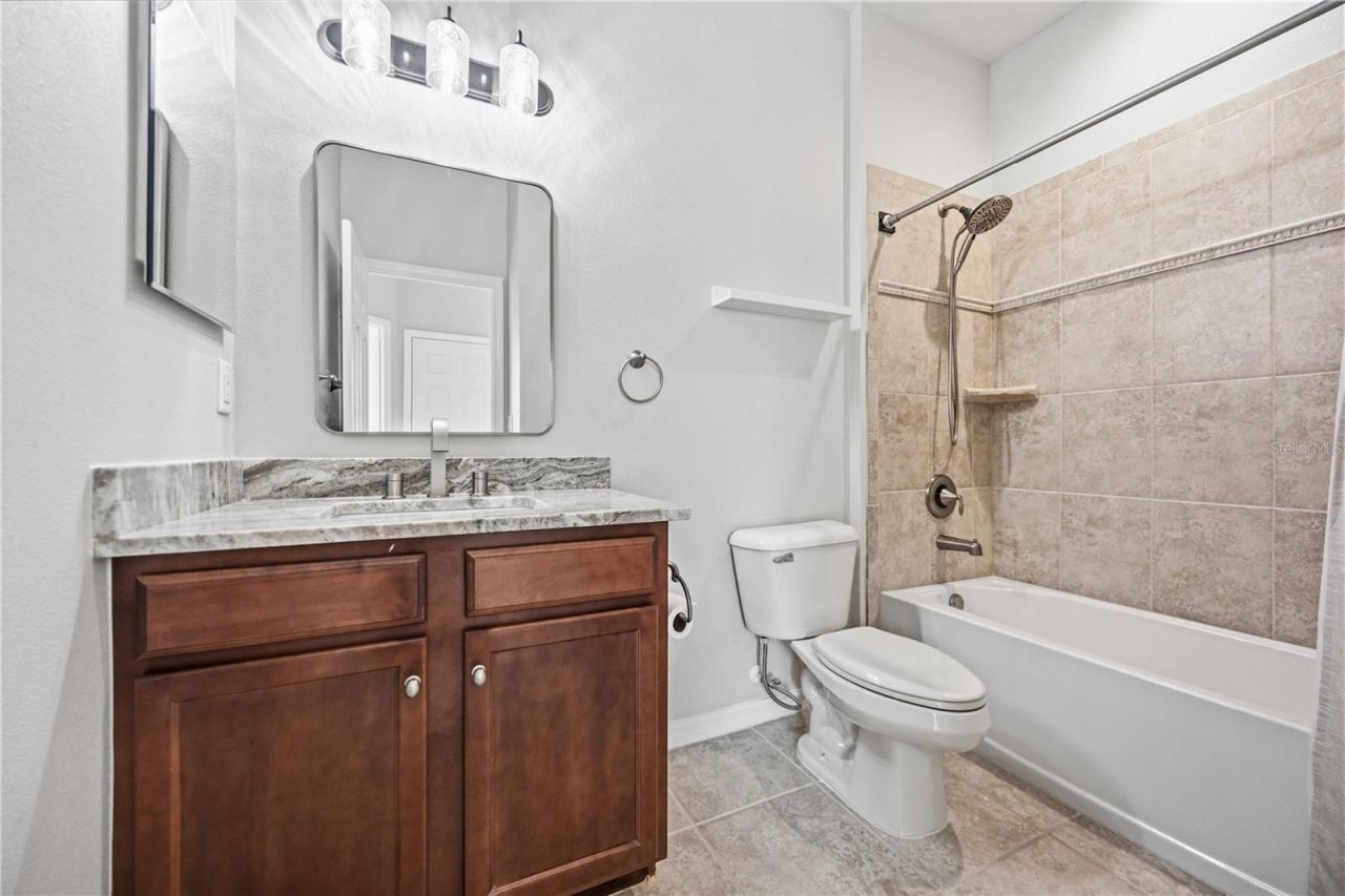 7927 Limestone Lane, Unit 13-203, Sarasota, FL 34233 Photo