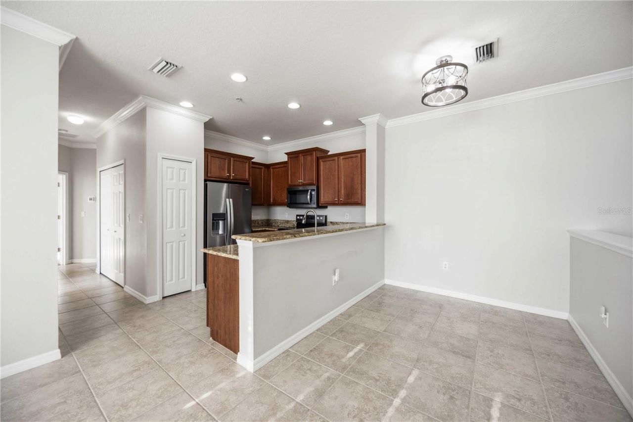 7927 Limestone Lane, Unit 13-203, Sarasota, FL 34233 Photo