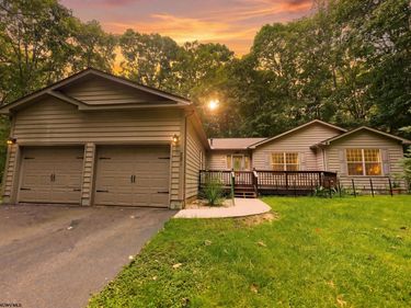 221 Anemone Lane, Terra Alta, WV 26764