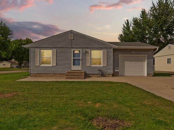 706 17th Street NE, Owatonna, MN 55060