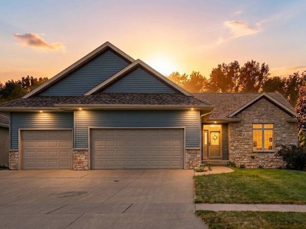 1865 Wood Duck Ct, North Liberty, IA 52317
