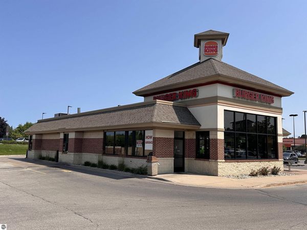 2500 Crossing Circle, Traverse City, MI 49684