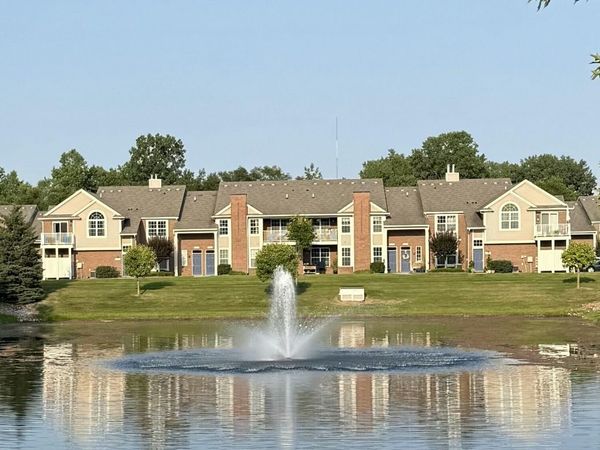 2260 Leighton Drive, Unit 68, Shelby Twp, MI 48317