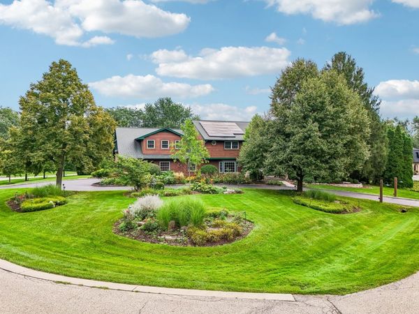 10 Elm Street , Hawthorn Woods, IL 60047