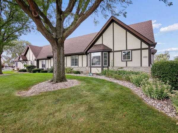 1880 Willow Circle Drive, Crest Hill, IL 60403