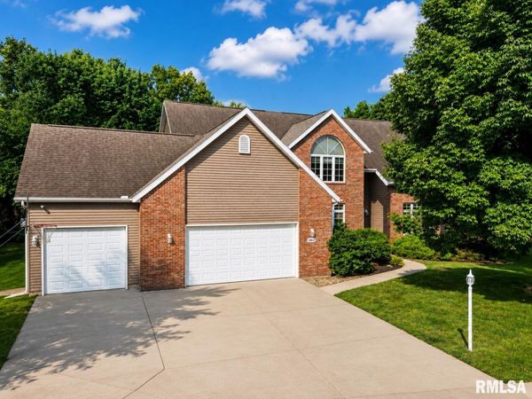 10627 N DANA Drive, Peoria, IL 61615