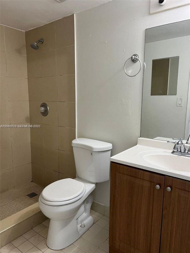 6955 NW 186th St , Unit F205, Hialeah, FL 33015 Photo